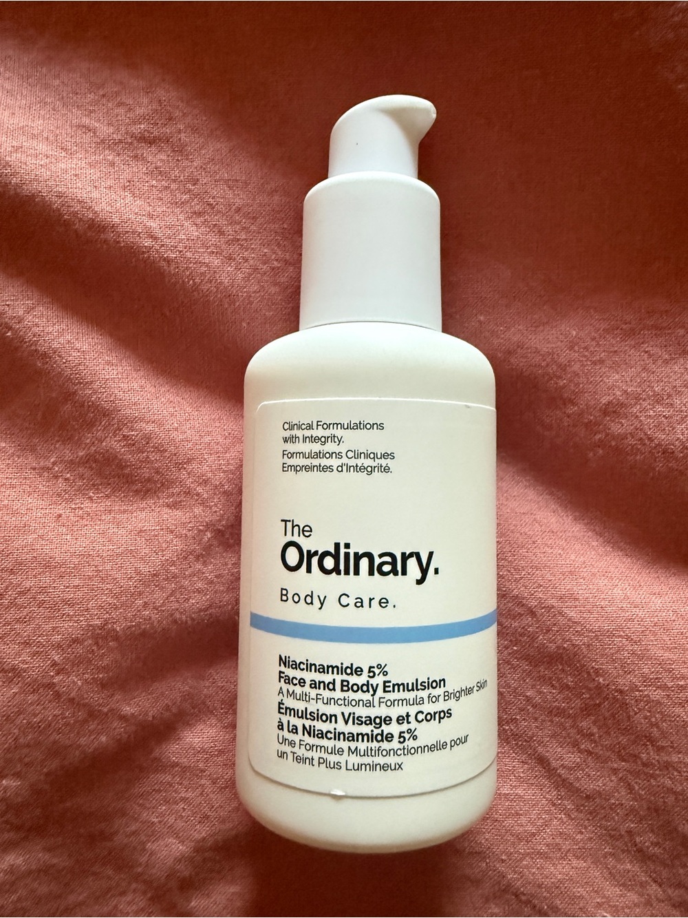 The Ordinary Body Care Niacinamide 5% Emulsion - White with Blue Accent